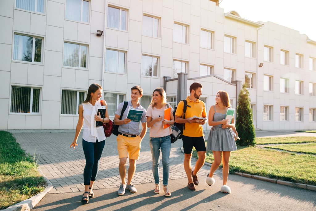 Cursos de idiomas de verano en Alicante. Berlingua